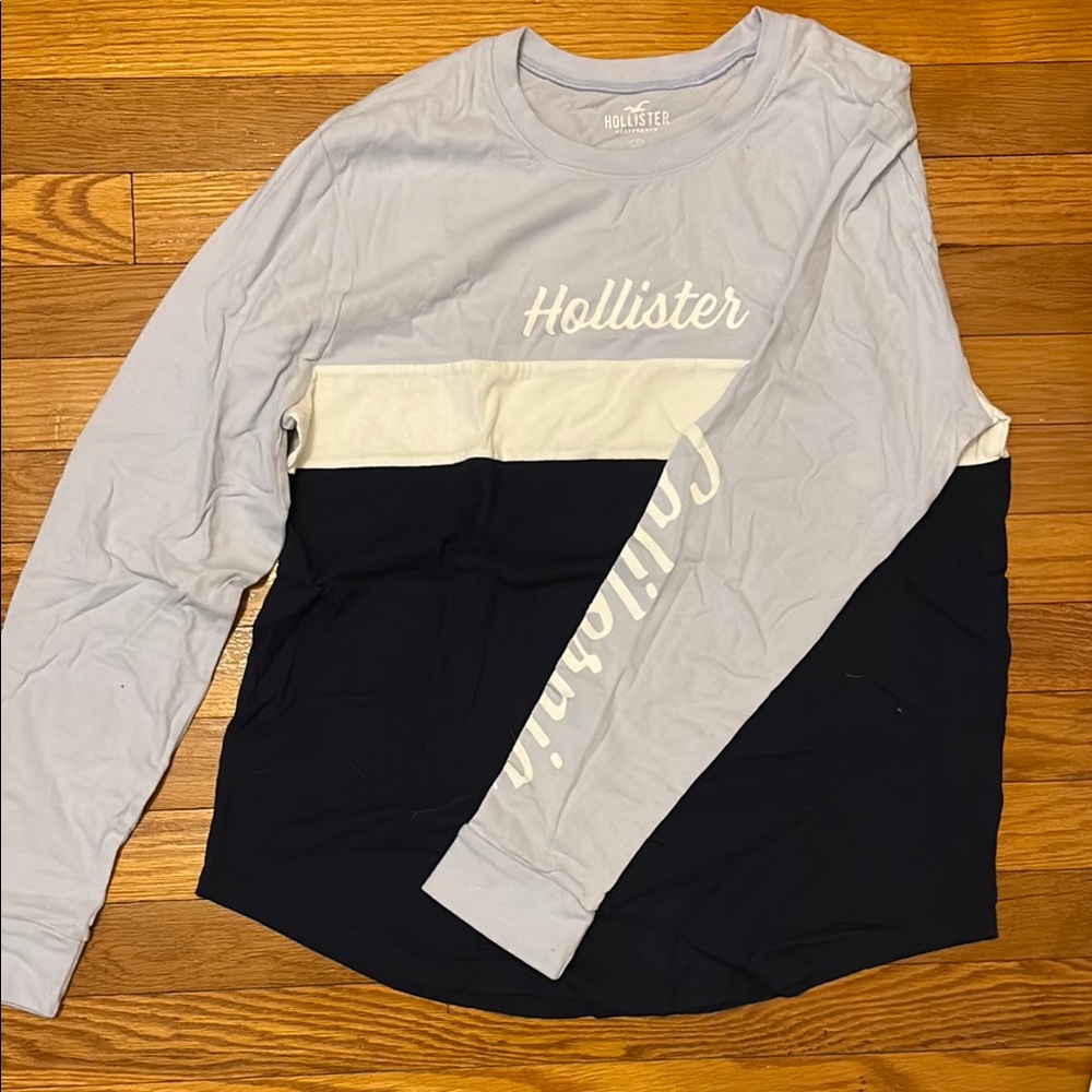 Hollister Blue and White Short Sleeve Tee